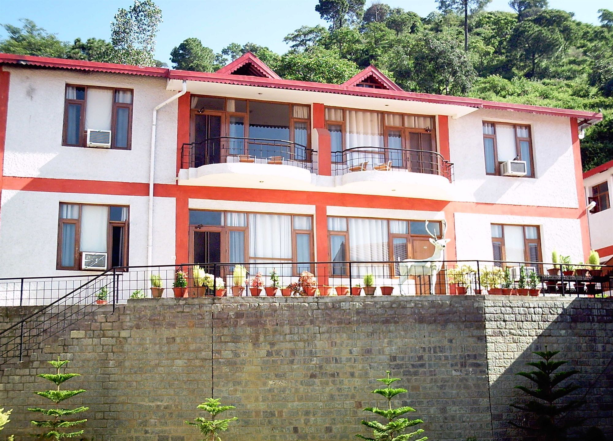 The Fern Surya Resort Kasauli Hills, Dharampur מראה חיצוני תמונה
